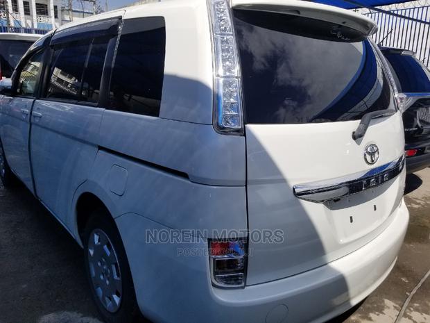Used 2014 Toyota ISIS in Pearl Condition - Quality Sedan