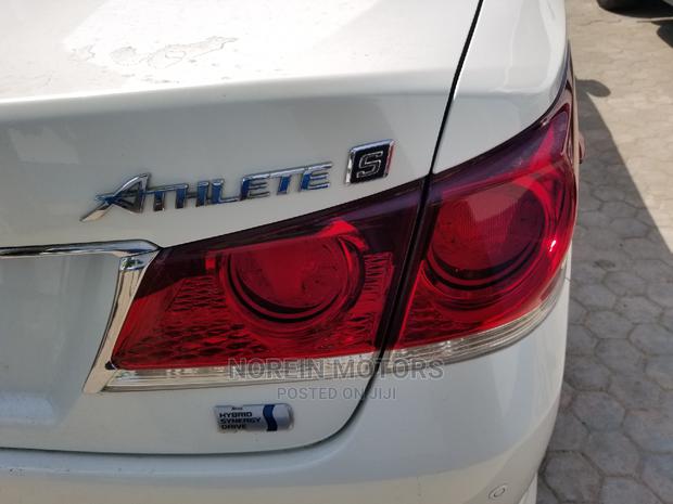 2014 Toyota Crown White with Navigation System