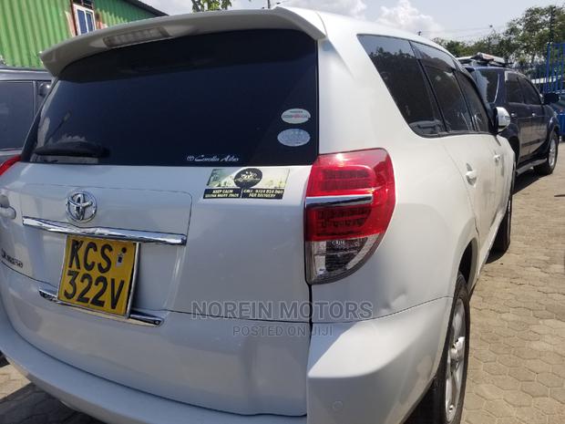 Pre-Owned 2012 Toyota Vanguard Pearl - Excellent Condition SUV