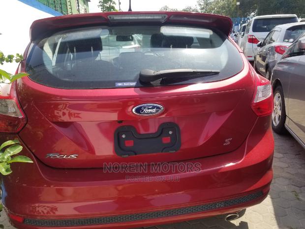 2009 Ford Sport Trac - Red Edition: Your Perfect Off-Road Companion