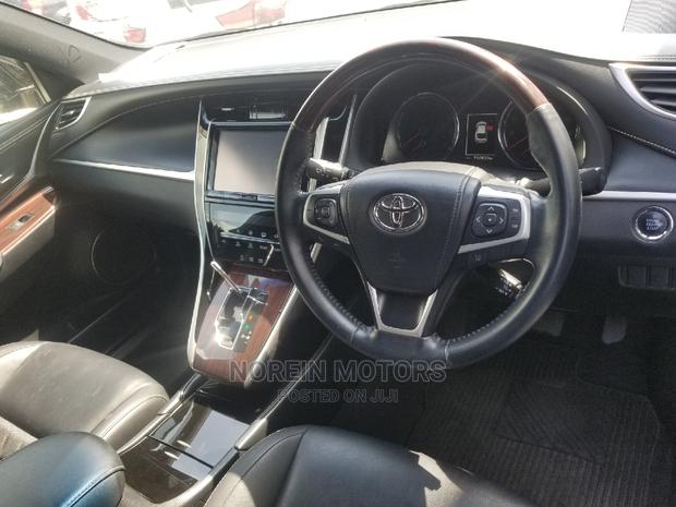 2015 Toyota Harrier Blue: Premium SUV at Great Price