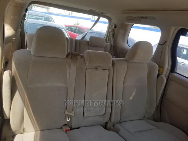 White 2014 Toyota Alphard: Luxury Redefined