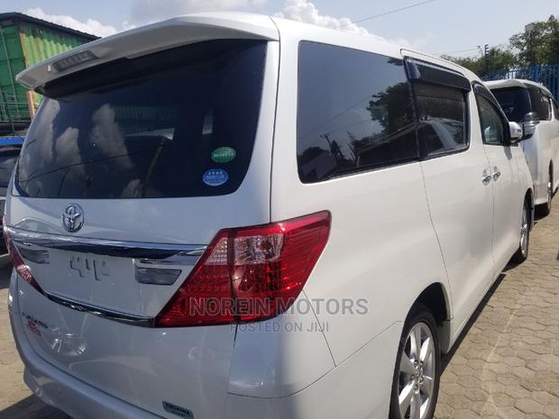 White 2014 Toyota Alphard: Luxury Redefined