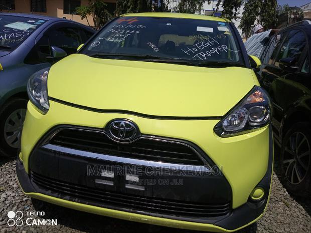 Toyota Sienta 2014 Yellow