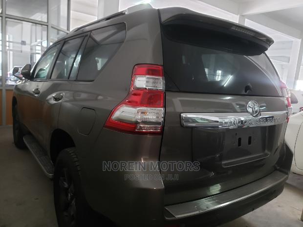 Toyota Land Cruiser Prado 2015 - Ivory: Pre-owned Luxury SUV