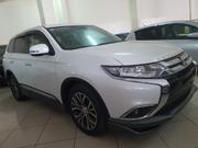 White Mitsubishi Outlander 2016: Powerful and Reliable SUV for sale