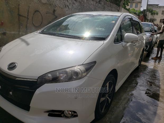Experience the 2015 Toyota Wish: Comfort and Efficiency