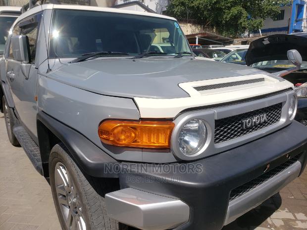 Used 2014 Toyota FJ Cruiser in Gray - SUV for Sale