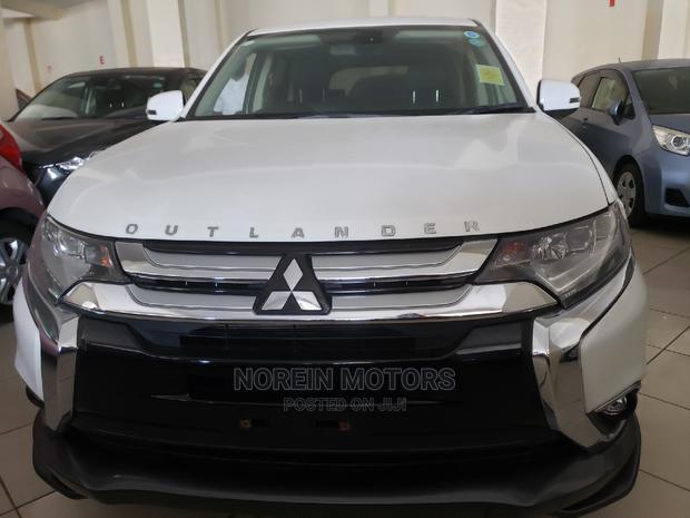 2015 Mitsubishi Outlander in Off-White Color - Pre-Owned