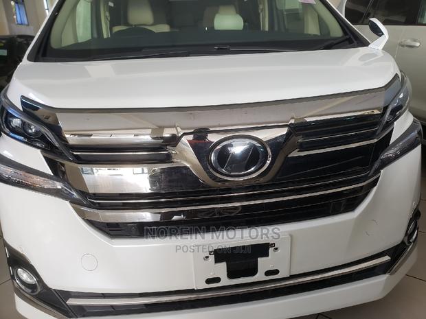 Off-White 2015 Toyota Vellfire - Luxurious Minivan for Sale