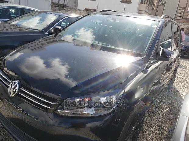 Ivory 2015 Volkswagen Touran - Used, Affordable, and Family-Friendly