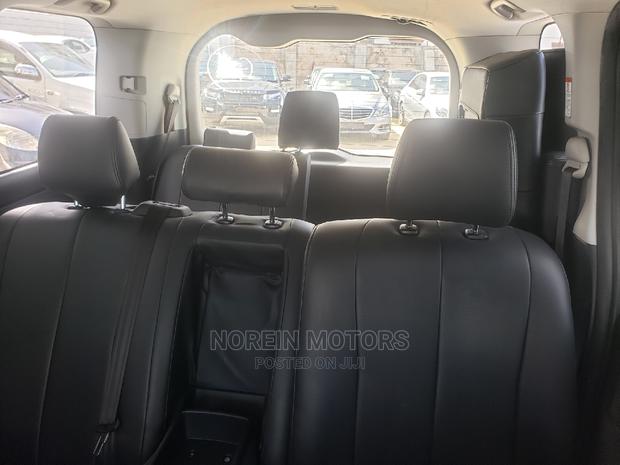 2015 Toyota Noah: Spacious and Stylish Family Minivan