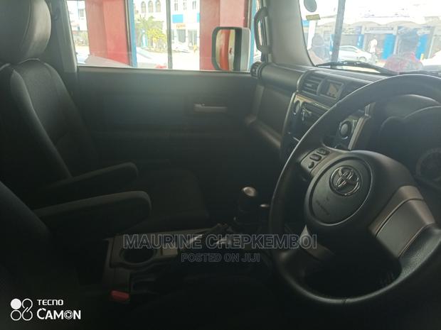 Toyota FJ Cruiser 2014 Blue
