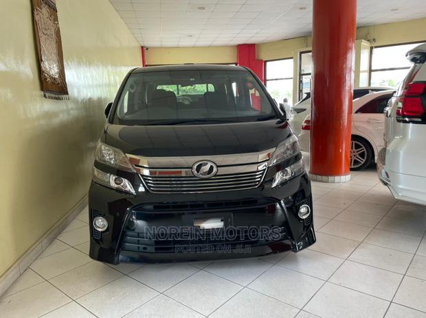 Toyota Vellfire 2014 Black - Reliable and Comfortable