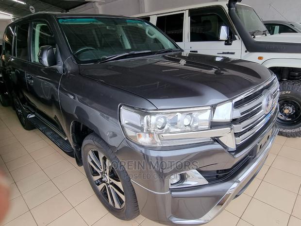 2016 Toyota Land Cruiser - Matt Black Edition