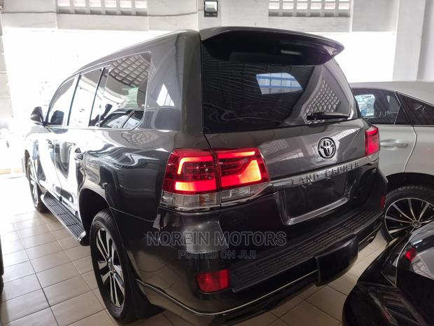 2016 Toyota Land Cruiser - Matt Black Edition