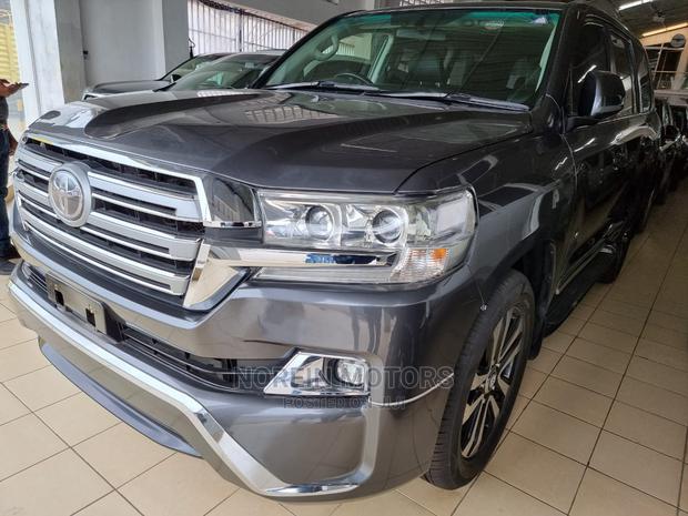2016 Toyota Land Cruiser - Matt Black Edition