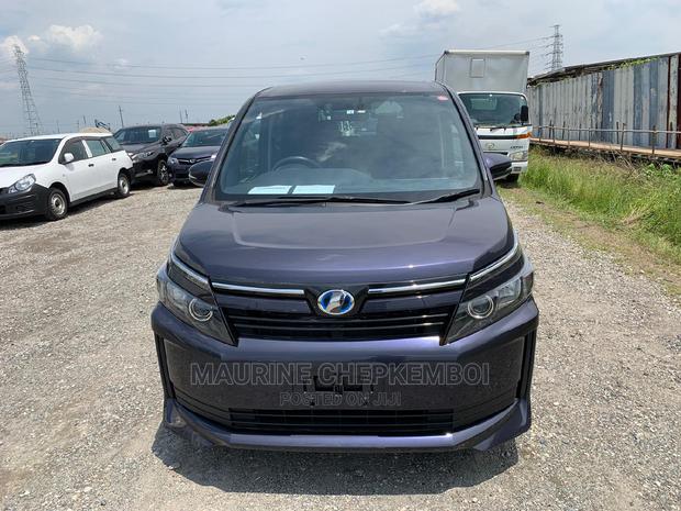 Toyota Voxy 2015 Purple
