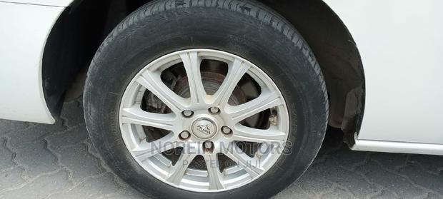 2013 Nissan Serena: A Comfortable & Efficient Ride