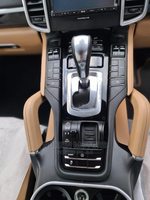 Porsche Cayenne 2015 - White - Luxury SUV for Sale