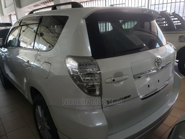 Used 2014 Toyota Vanguard in Off-White Available