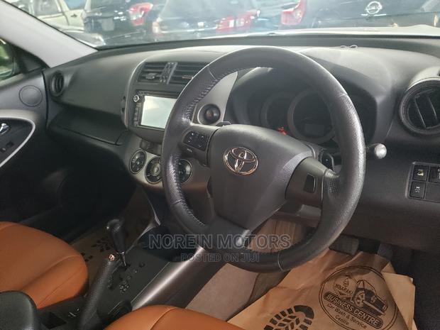 Used 2014 Toyota Vanguard in Off-White Available
