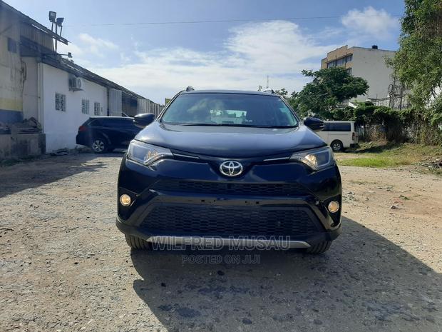2014 Toyota RAV4: Versatile and Comfortable Compact SUV