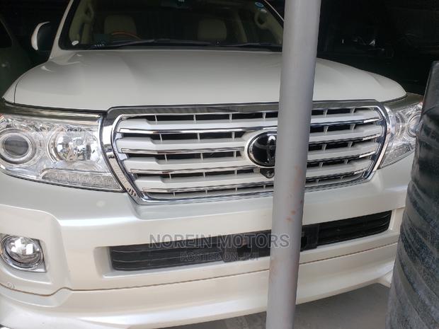2014 Toyota Land Cruiser - White, Pre-owned Luxury SUV
