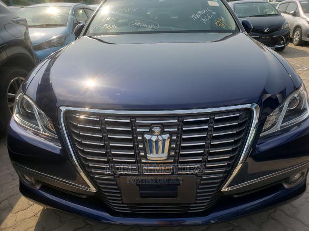 Blue 2014 Toyota Crown - Affordable Style