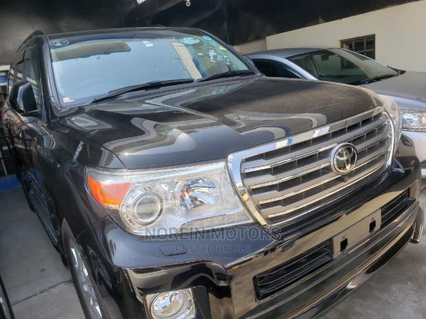 2015 Land Cruiser Black Edition: The Ultimate Off-Road Experience
