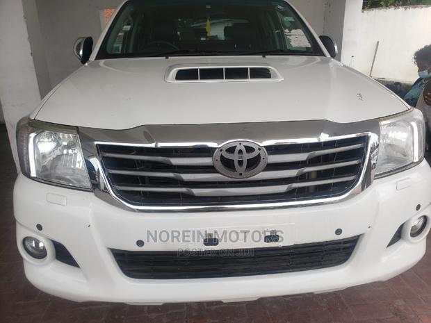 2014 Toyota Hilux White: The Ultimate Off-Roader