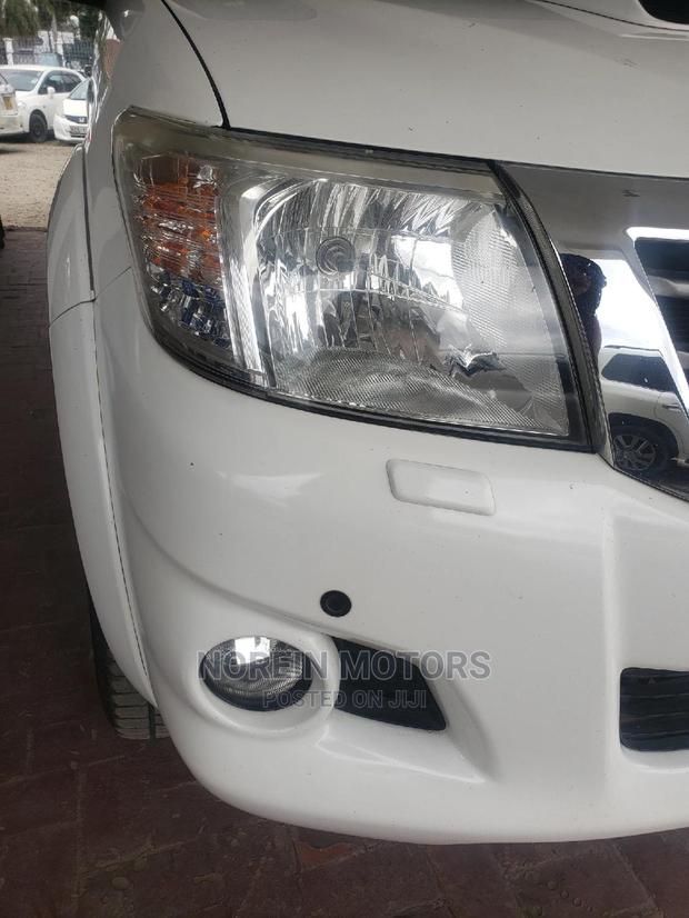2014 Toyota Hilux White: The Ultimate Off-Roader