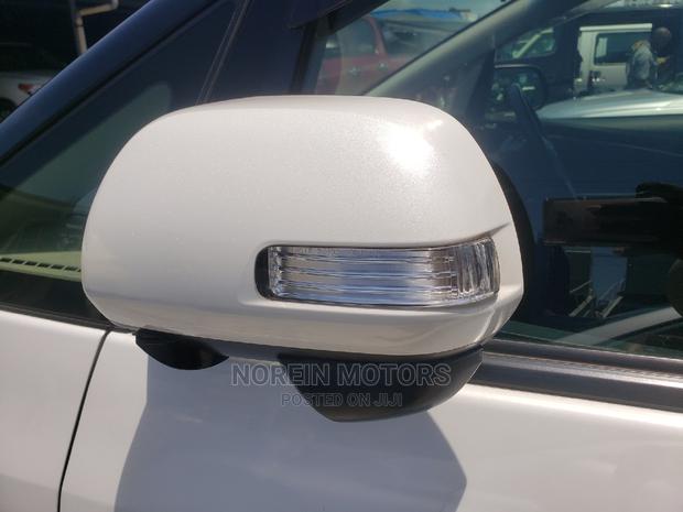 2014 Toyota Estima Pearl - Luxury Minivan with Low Mileage