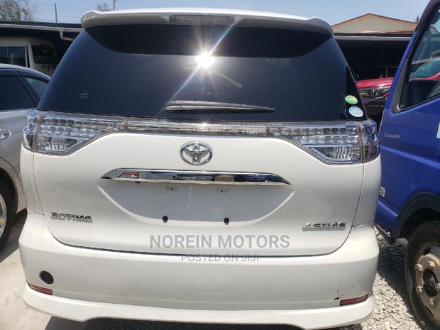2014 Toyota Estima Pearl - Luxury Minivan with Low Mileage