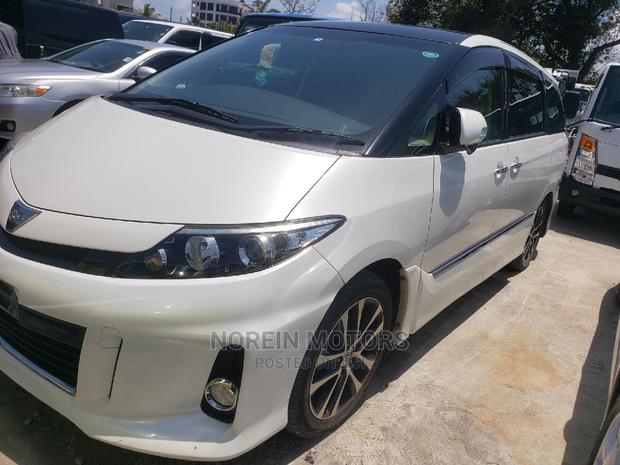 2014 Toyota Estima Pearl - Luxury Minivan with Low Mileage