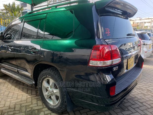 2009 Toyota Land Cruiser Black - Pre-Owned