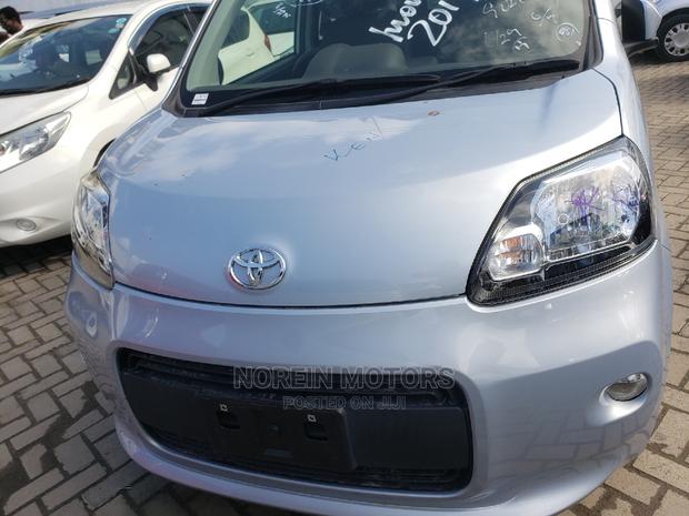 2015 Toyota Porte in Silver: Premium Quality, Affordable Price!