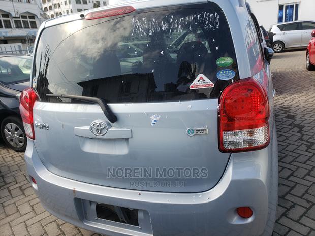 2015 Toyota Porte in Silver: Premium Quality, Affordable Price!