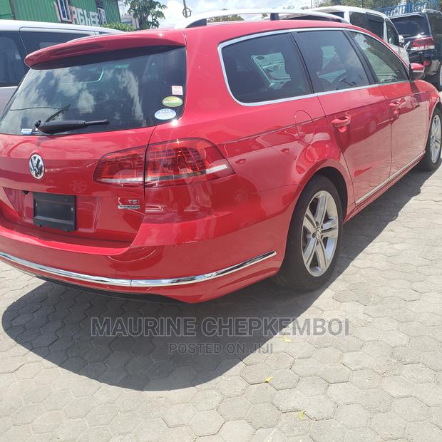 Volkswagen Passat 2014 Red