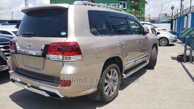 Toyota Land Cruiser 2015 4.6 V8 ZX Gold