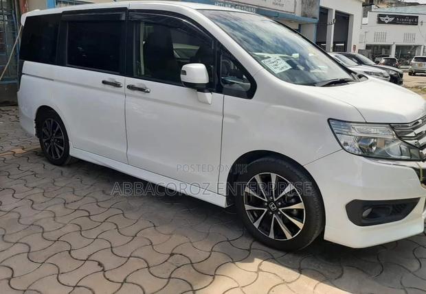 Honda Stepwgn 2015 Pearl