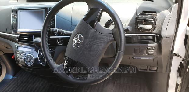 Toyota Estima 2014 White