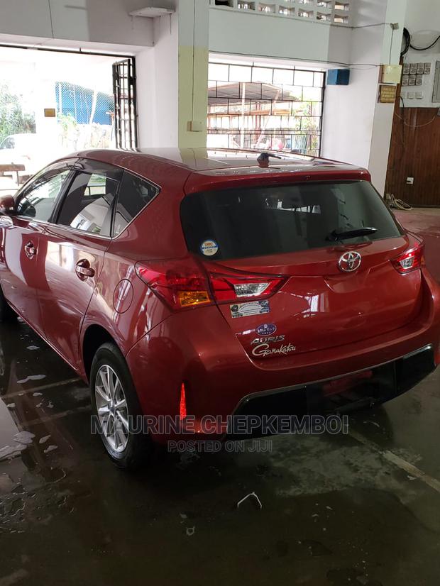 Toyota Auris 2014 Red
