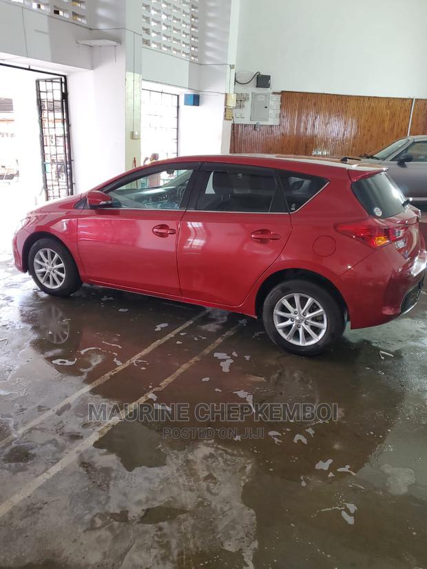 Toyota Auris 2014 Red
