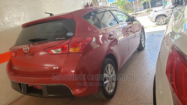 Toyota Auris 2014 Red