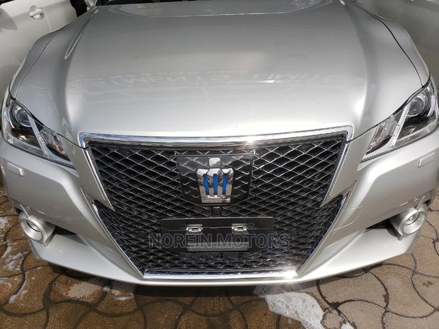 2015 Toyota Crown - Premium Silver Edition