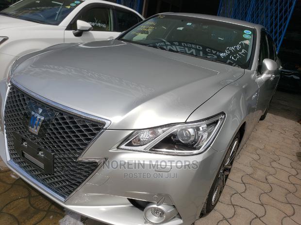 2015 Toyota Crown - Premium Silver Edition