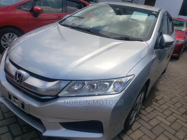 2015 Honda Accord Silver EX-L - Spacious, Comfortable, and Tech-Savvy