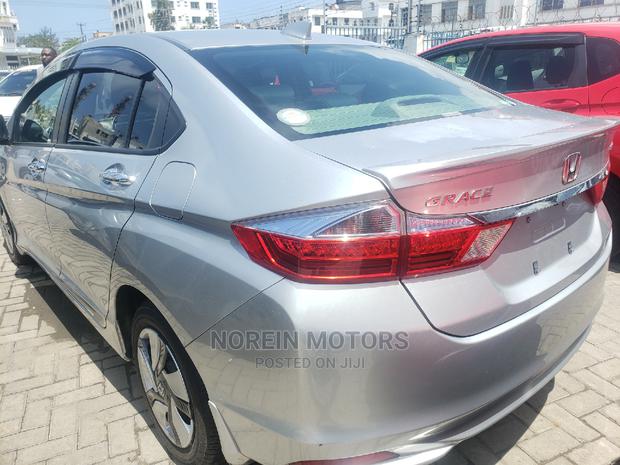 2015 Honda Accord Silver EX-L - Spacious, Comfortable, and Tech-Savvy