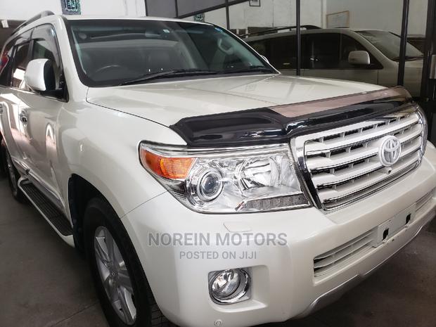 2015 Toyota Land Cruiser: White Edition - Powerful and Stylish SUV